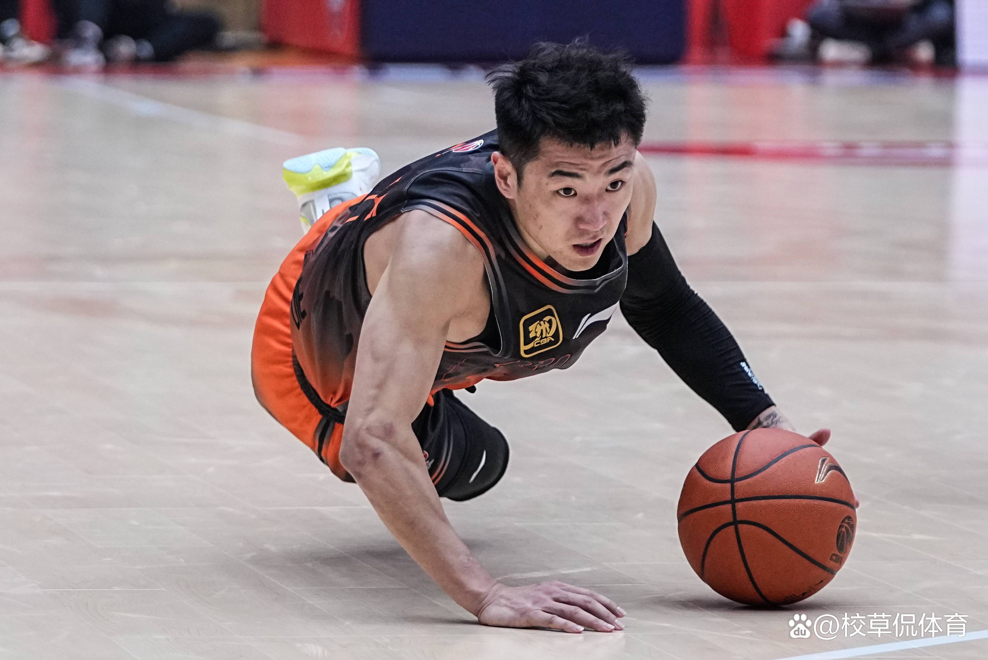 江苏男篮坐镇主场，挫败对手意欲的简单介绍